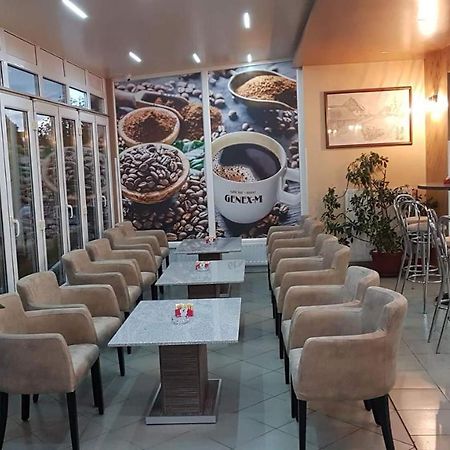 Motel Genex-M Бугойно Екстериор снимка