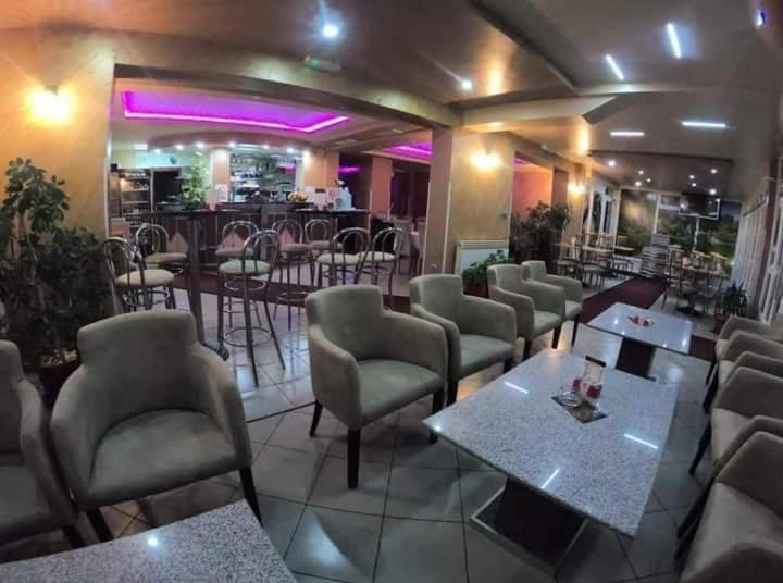 Motel Genex-M Бугойно Екстериор снимка