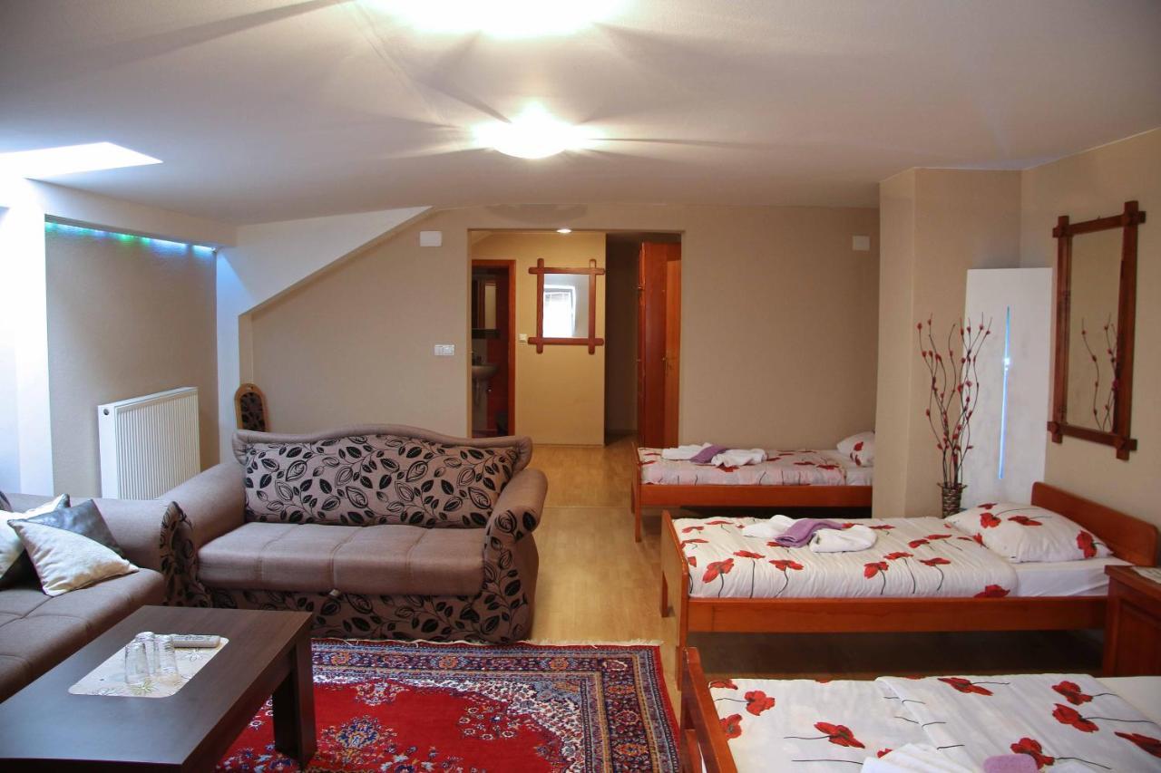 Motel Genex-M Бугойно Екстериор снимка