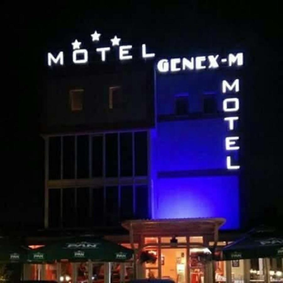 Motel Genex-M Бугойно Екстериор снимка
